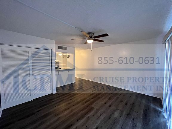 5th image of 110 Isle Of Venice Dr APT 1A