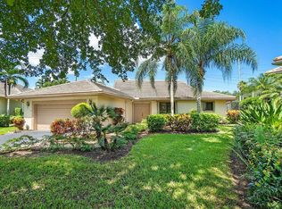 4985 Pine Tree Dr, Boynton Beach, FL 33436