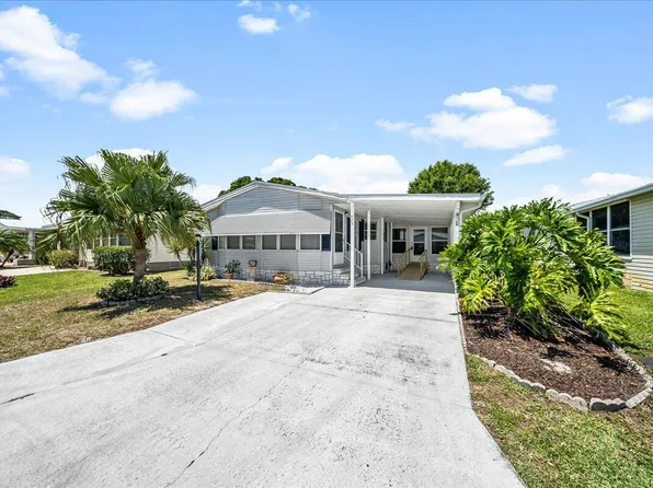 453 Papaya Cir, Barefoot Bay, FL 32976