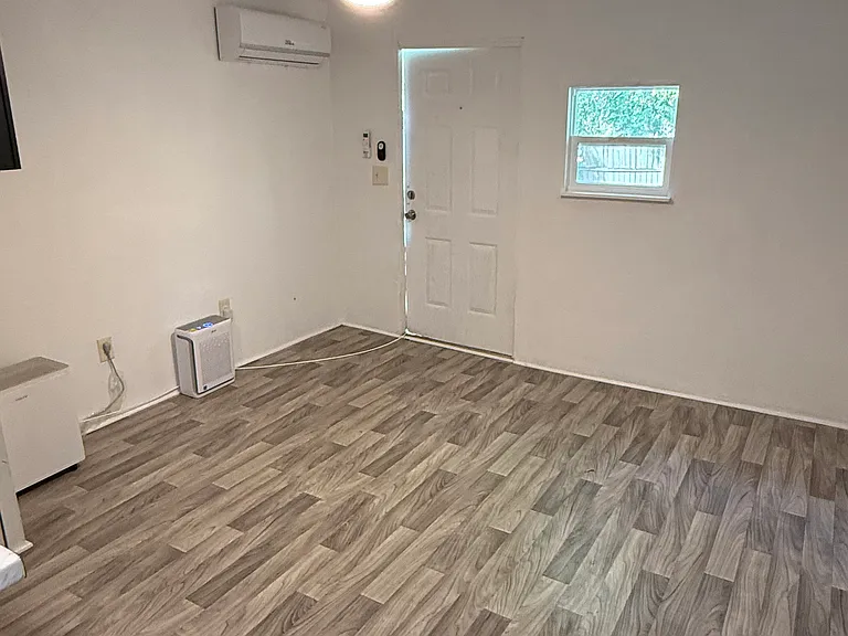 550 Magnolia Ave #B — Photo 3