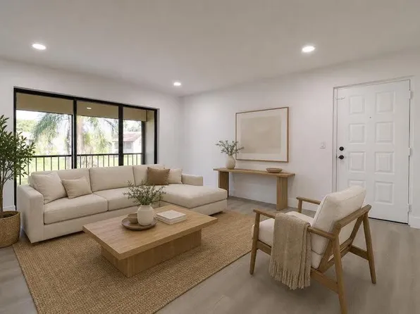 614 Sea Pine Way #H2, Greenacres, FL 33415