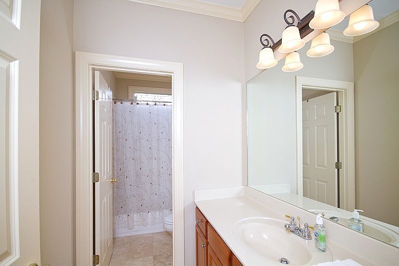 2nd image of 642 Antebellum Way