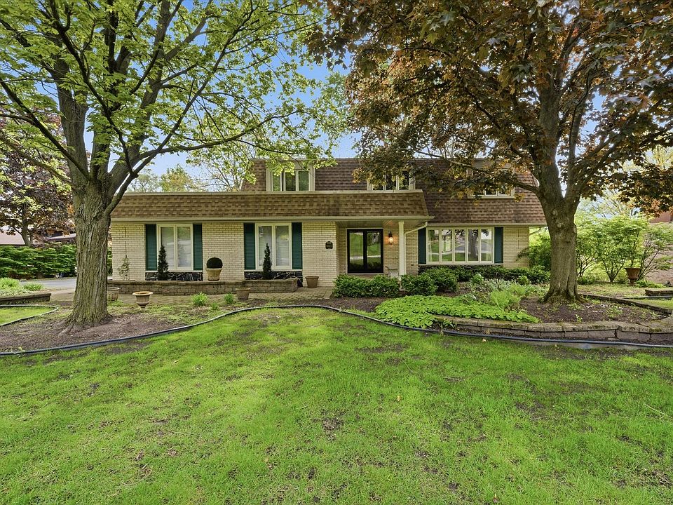 1st image of 10023 S Wood Ln
