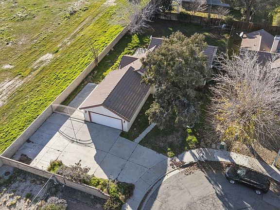 2nd image of 44105 Acacia St
