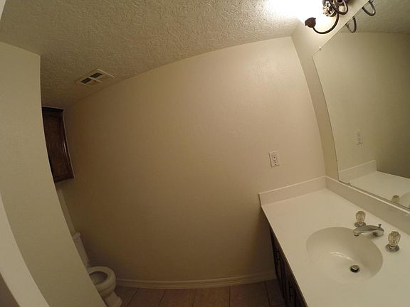 1st floor 1/2 bath