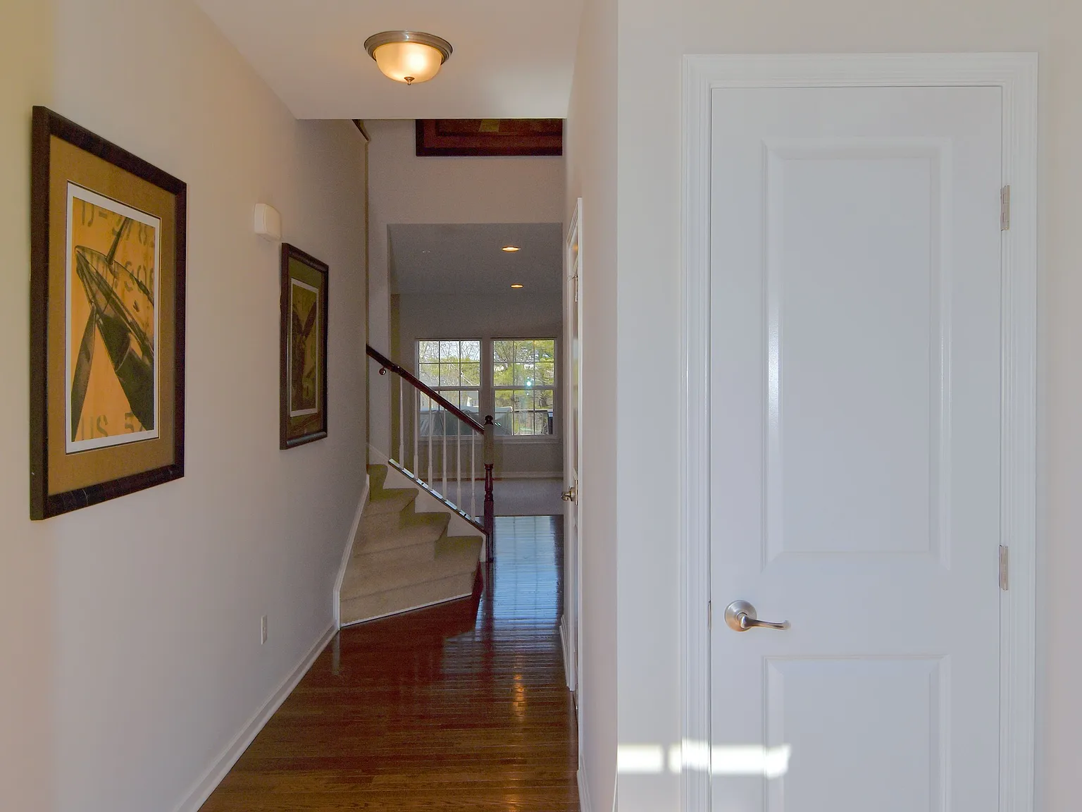 616 Edison Dr — Photo 2