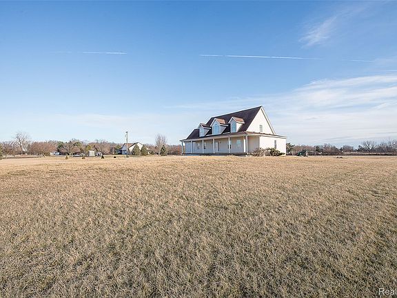 2nd image of 2611 Toben Rd