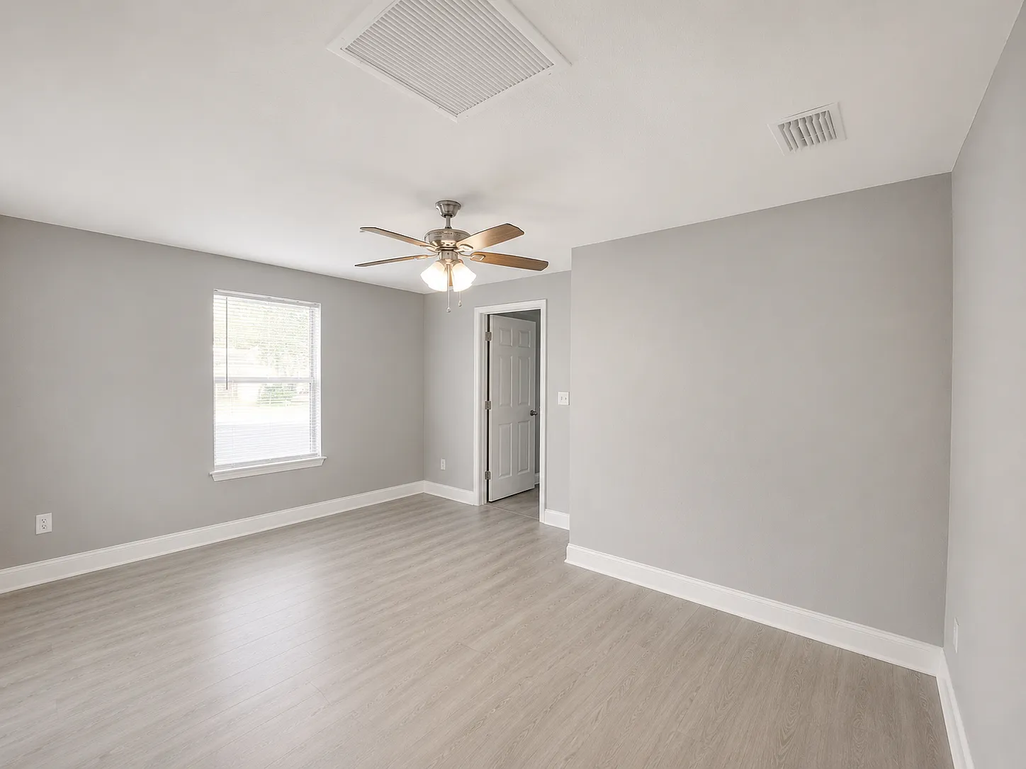 3 bed, 1150 sqft, $1,995 — Photo 3