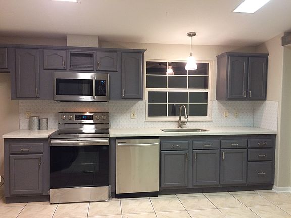 2nd image of 3990 Cresthill Ln