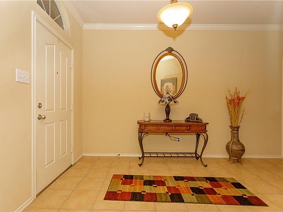 3rd image of 6140 Melanie Dr