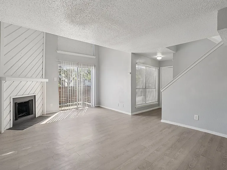 Don't Miss Out Biltmore Homes Leasing Fast — Photo 101