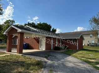 375 Front St, Troy, MO 63379
