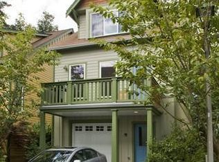 135 Sadie Ln NW #2, Bainbridge Island, WA 98110
