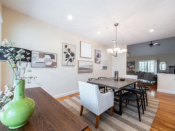 4th image of 53 Mayflower Dr Unit 53
