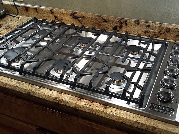 Viking Gas Cooktop - 6 Burne