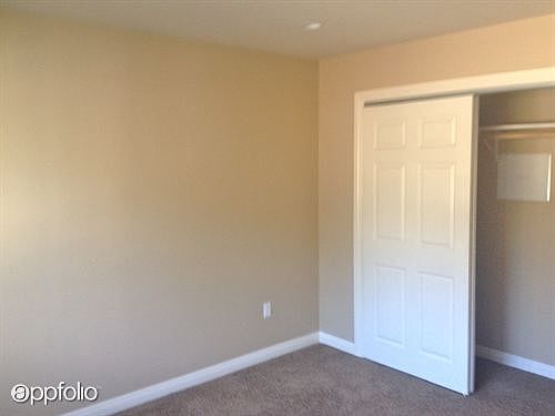 5th image of 160 Oak Knoll Ave