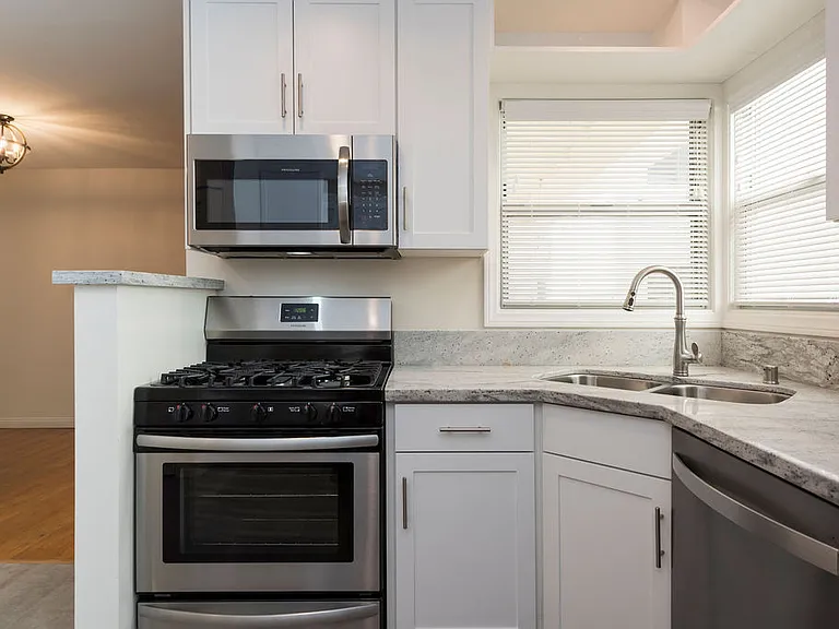 952 Agate St #952 — Photo 8