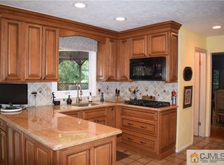 86 Stratford Rd, East Brunswick, NJ 08816