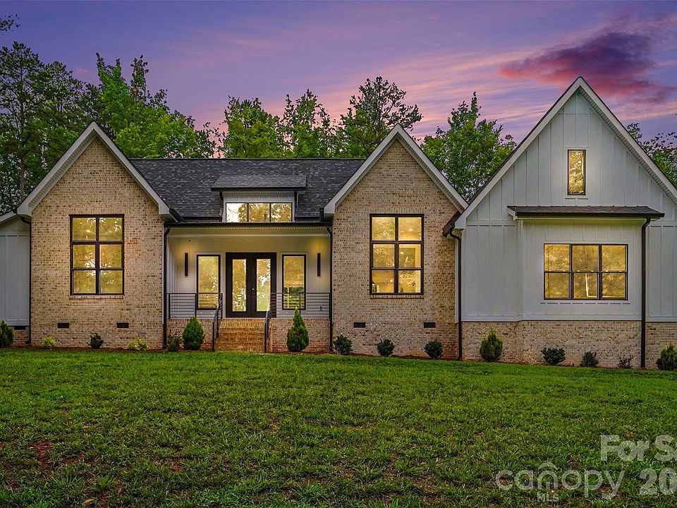 1st image of 4808 Rockwood Dr