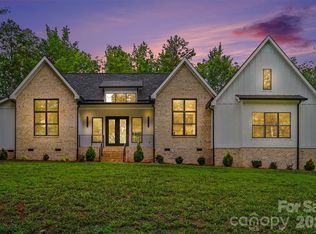 4808 Rockwood Dr, Waxhaw, NC 28173