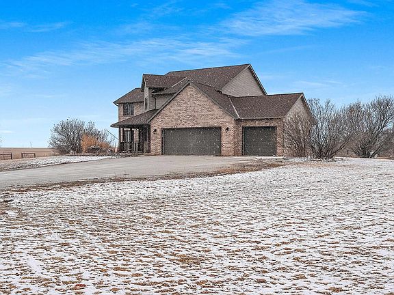 5th image of N2729 Lakeshore Rd