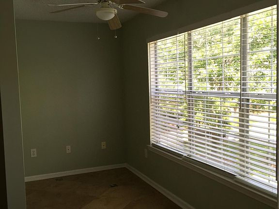 3rd image of 188 Midland Pkwy APT 318