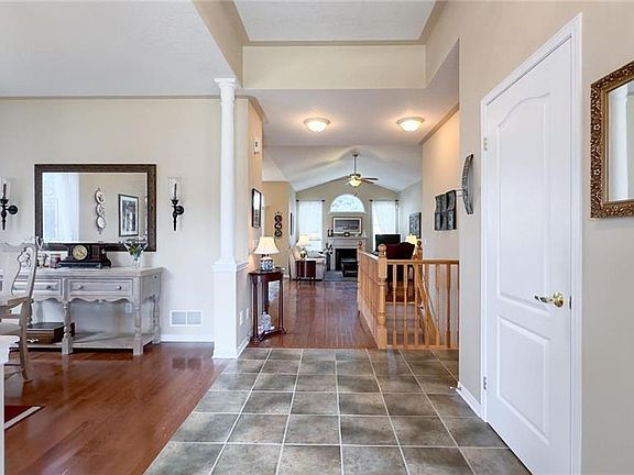 3rd image of 38 Stornoway Cres