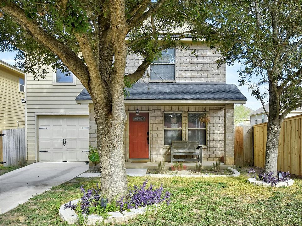 1st image of 2810 ASPEN BND