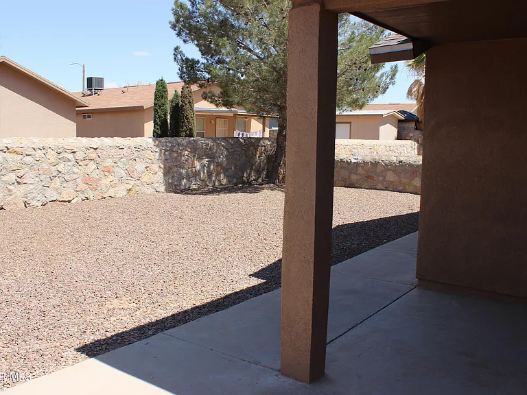 13978 Vaquero Rock Dr — Photo 32
