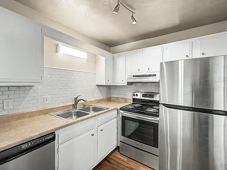709 Ashlawn Pl — Photo 22