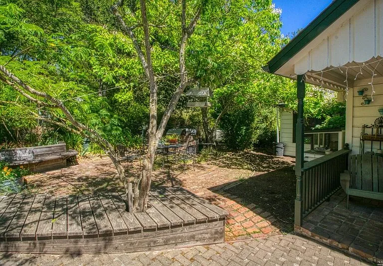 5204 Beaumont Way — Photo 3