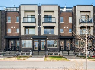 836 Mikinak Rd, Ottawa, ON K1K4Z4