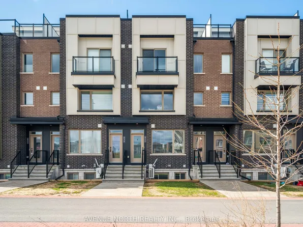 836 Mikinak Rd, Ottawa, ON K1K 4Z4