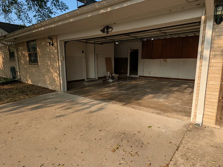 2311 Lange St — Photo 29