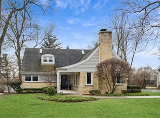 905 Lois Ln, Glenview, IL 60025