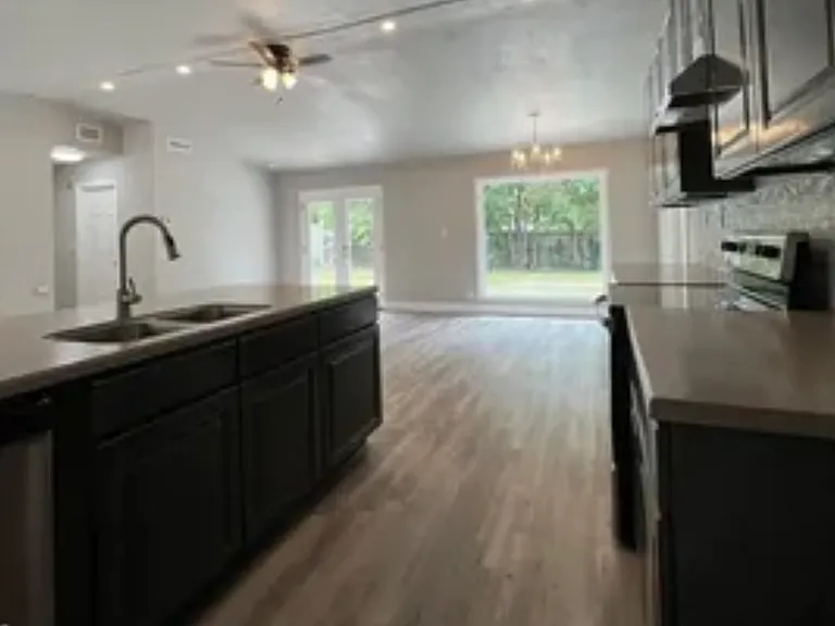 214 La Jolla Dr — Photo 3