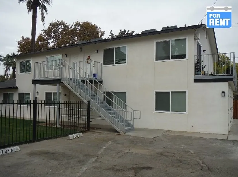 Ivy St 210 - D — Photo 2