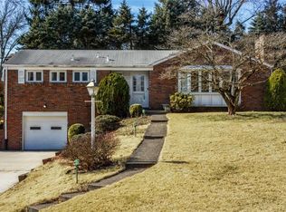 1813 President Dr, Glenshaw, PA 15116
