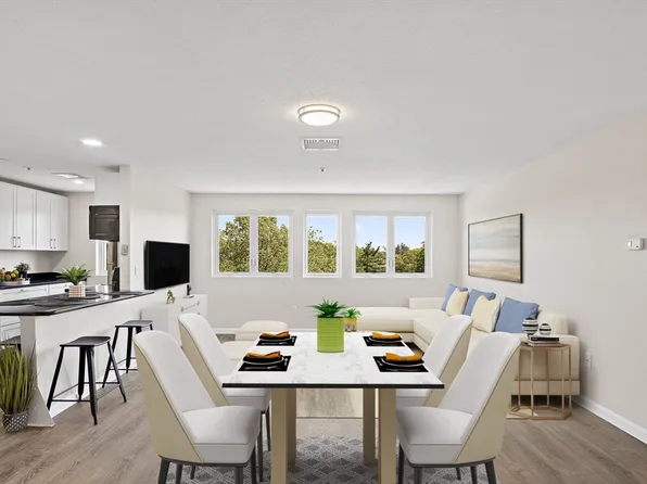 36 Dunham Rd APT 309, Beverly, MA 01915