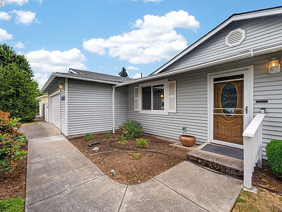 3rd image of 3905 NE 126th Ave