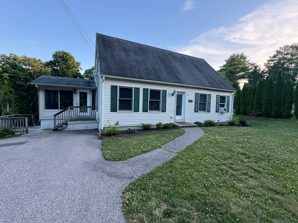 221 Narragansett Ave E, South Kingstown, RI 02879