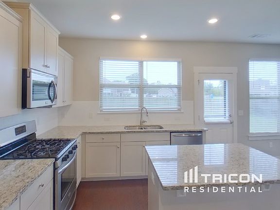 4th image of 4941 Kingdom Dr
