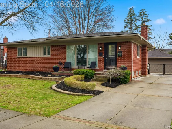 314 Debra Ln, Northville, MI 48167