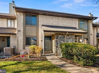 60 Hampshire Dr, Plainsboro, NJ 08536