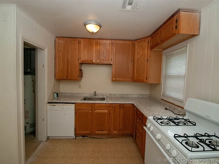 216 S 69th Ave E — Photo 16