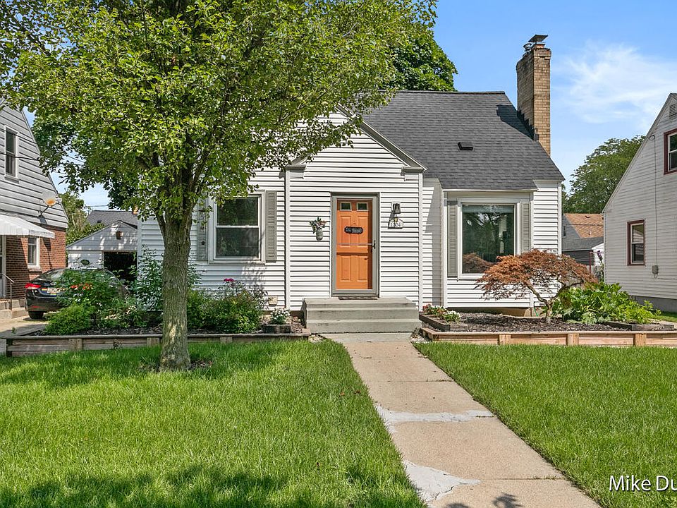 1st image of 1704 Fremont Ave NW