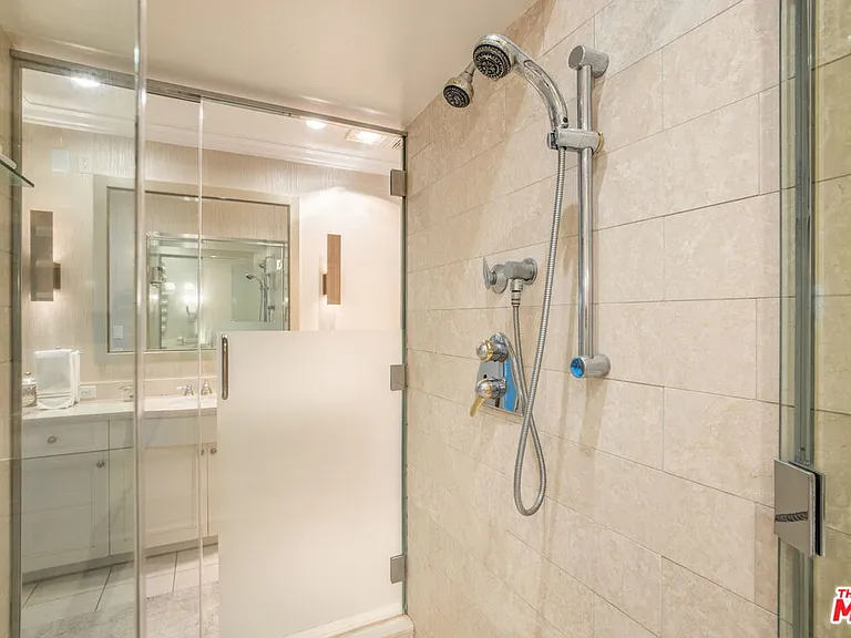 10727 Wilshire Blvd #1904 — Photo 30