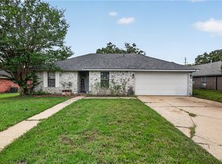 2402 Westwood Main Dr, Bryan, TX 77807