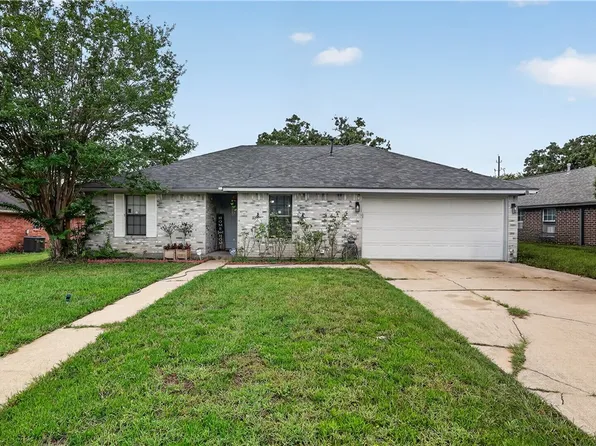2402 Westwood Main Dr, Bryan, TX 77807
