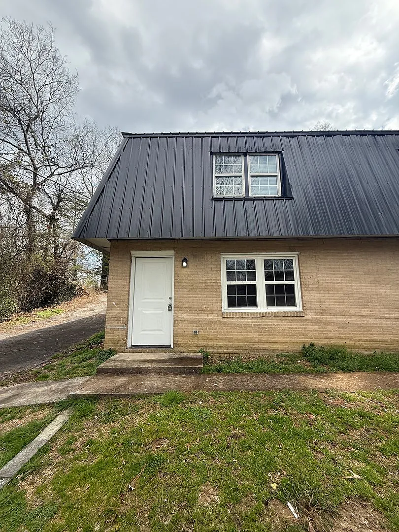 Building Photo - 810 Schmitt Rd #C
